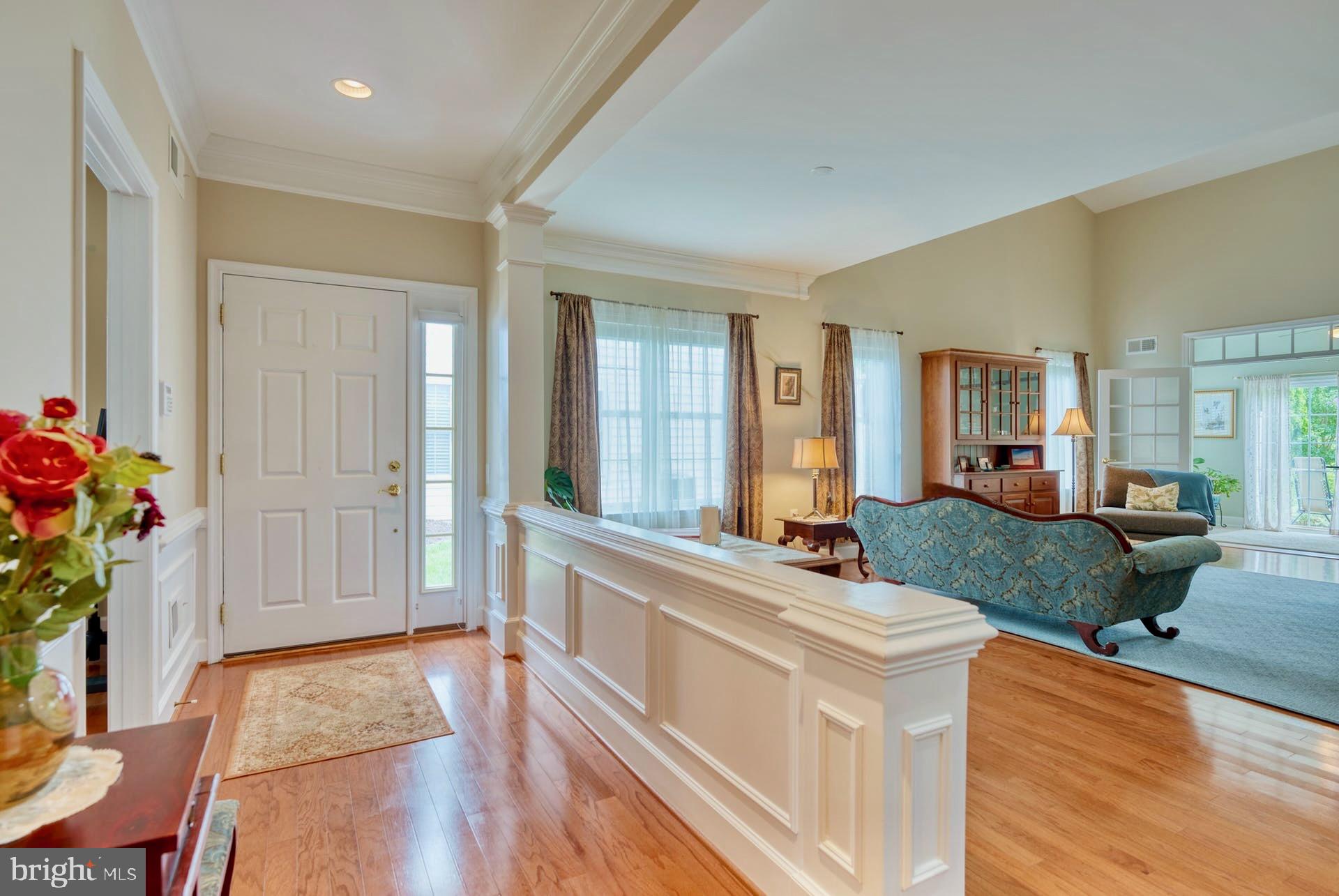 44458 Maltese Falcon Sq