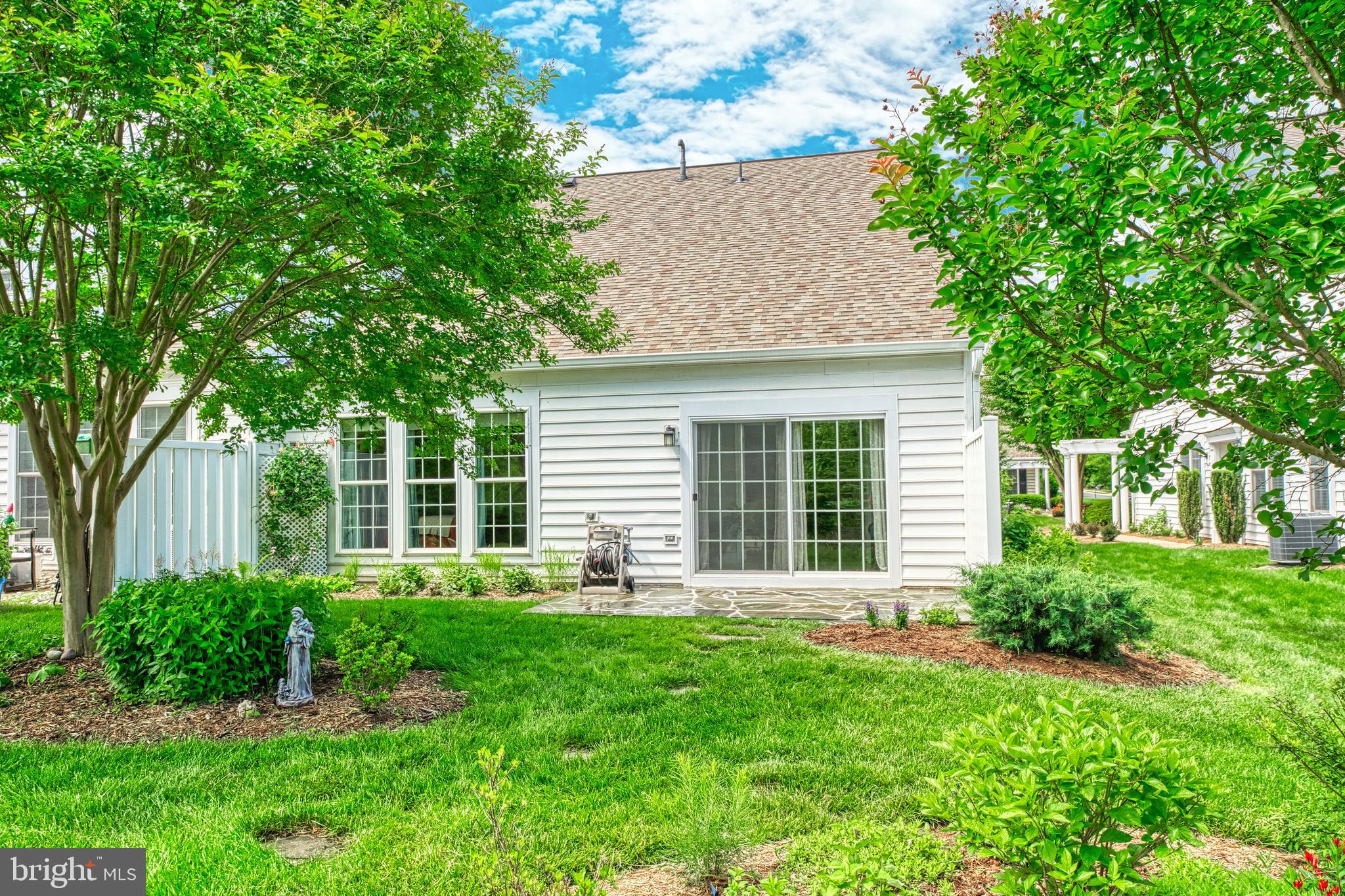44458 Maltese Falcon Sq