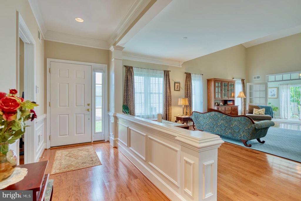 44458 Maltese Falcon Sq