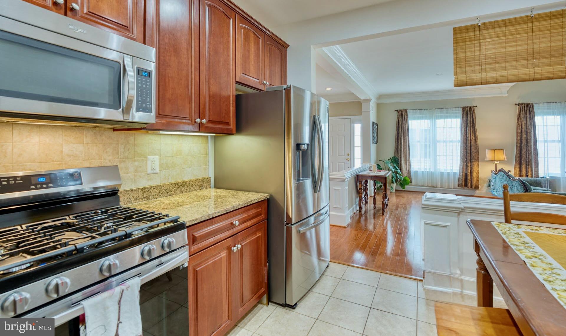 44458 Maltese Falcon Sq