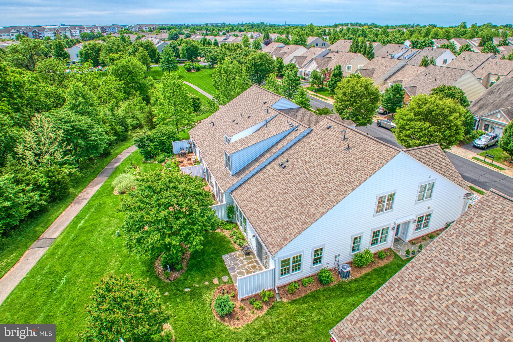 44458 Maltese Falcon Sq