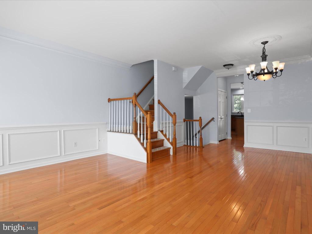 20421 TRAILS END TER