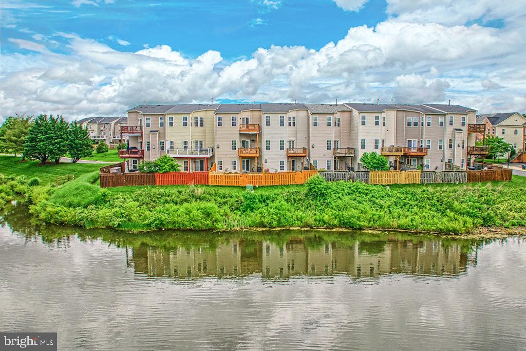 25119 Sweetspire Sq