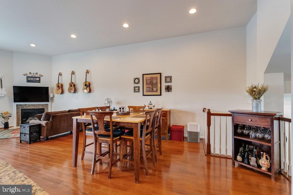 25119 Sweetspire Sq