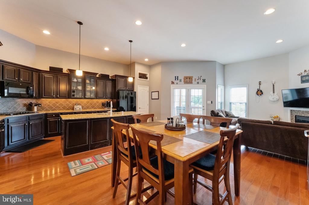 25119 Sweetspire Sq