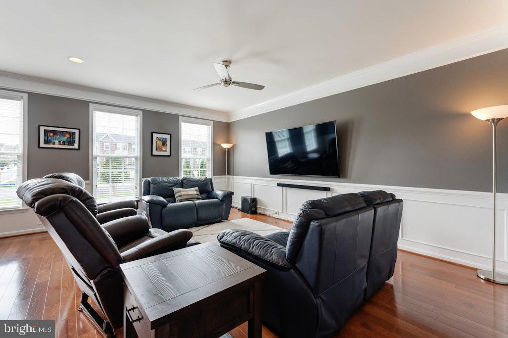 25119 Sweetspire Sq