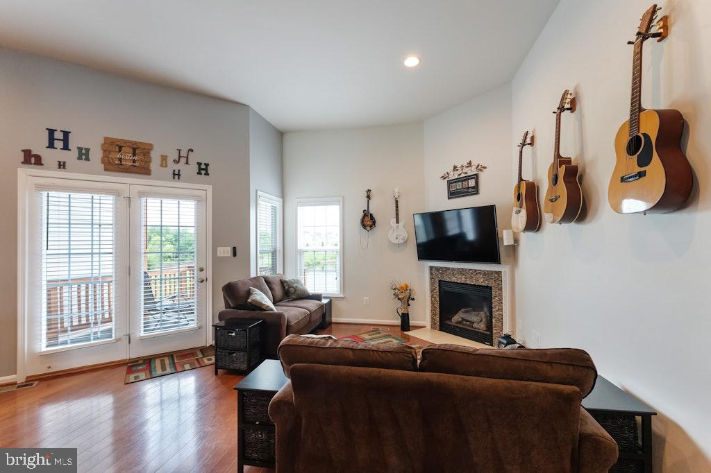 25119 Sweetspire Sq