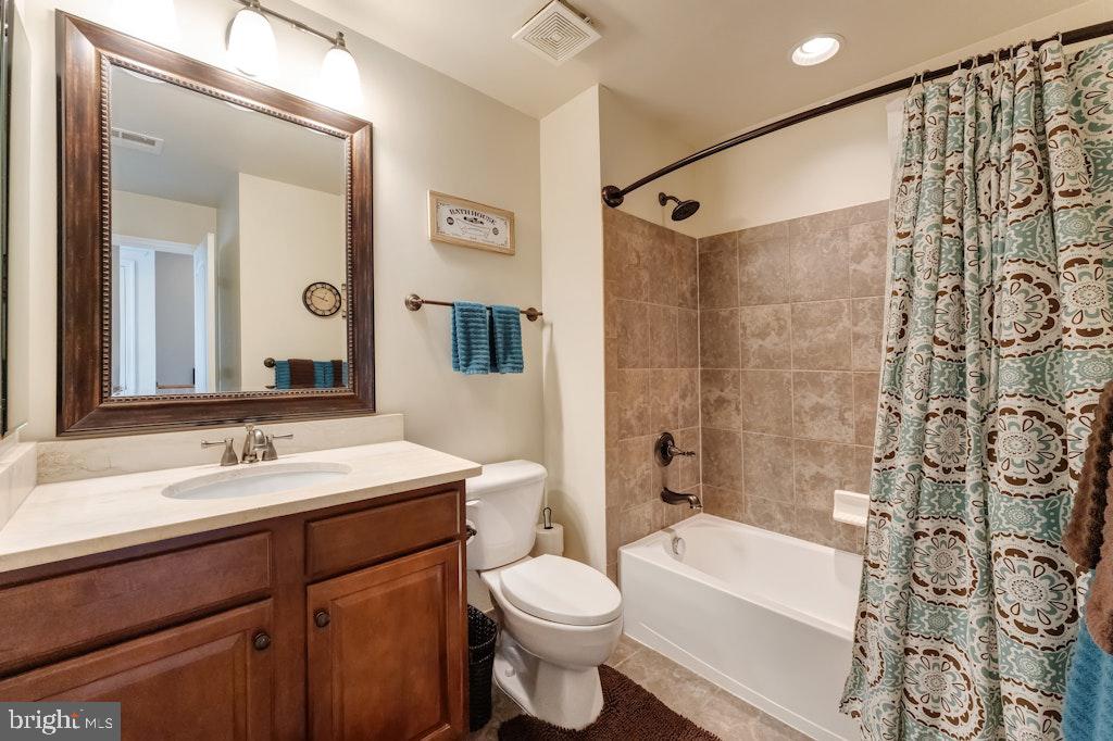 25119 Sweetspire Sq