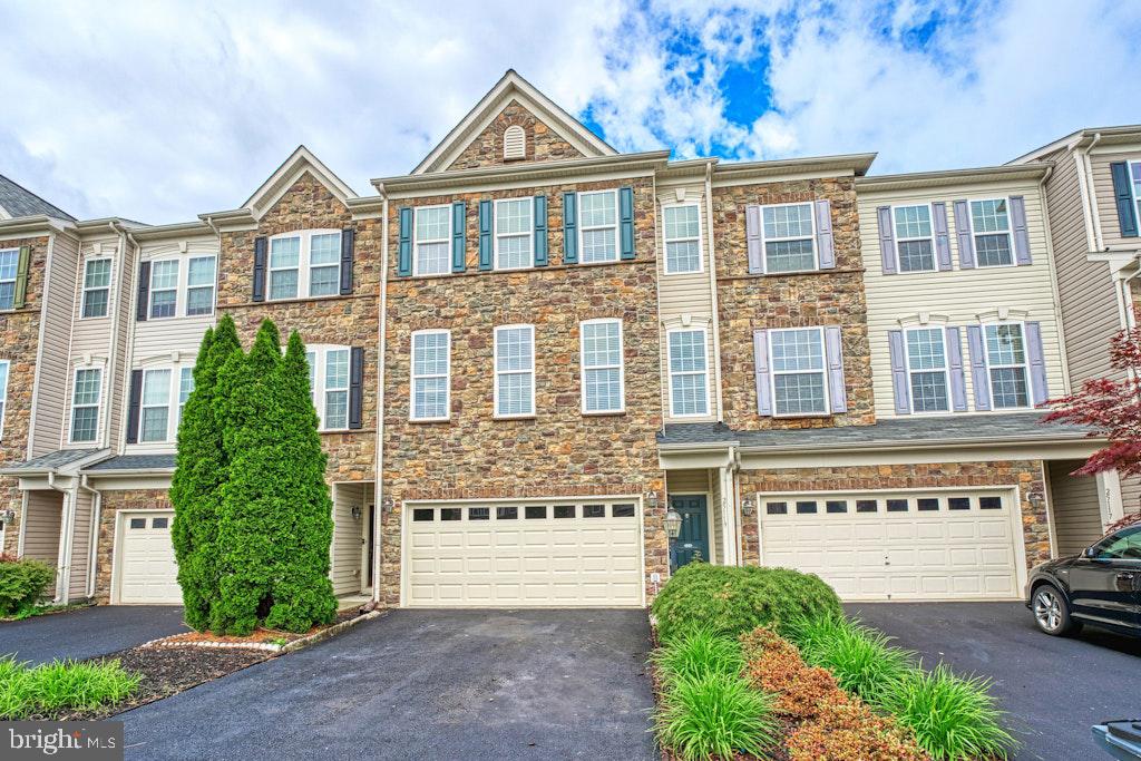 25119 Sweetspire Sq