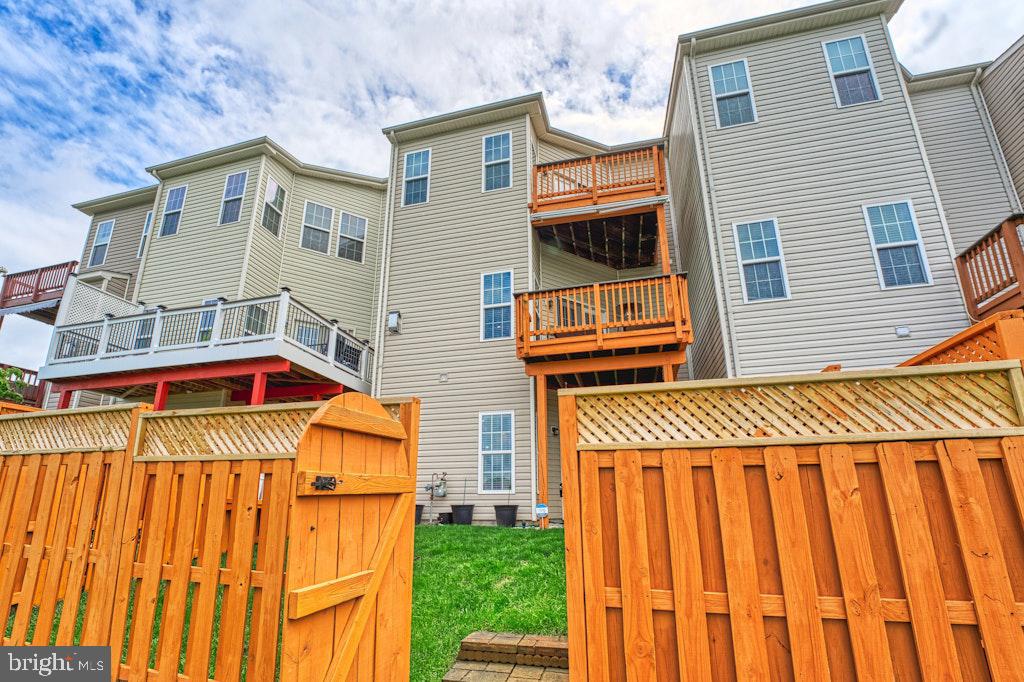 25119 Sweetspire Sq