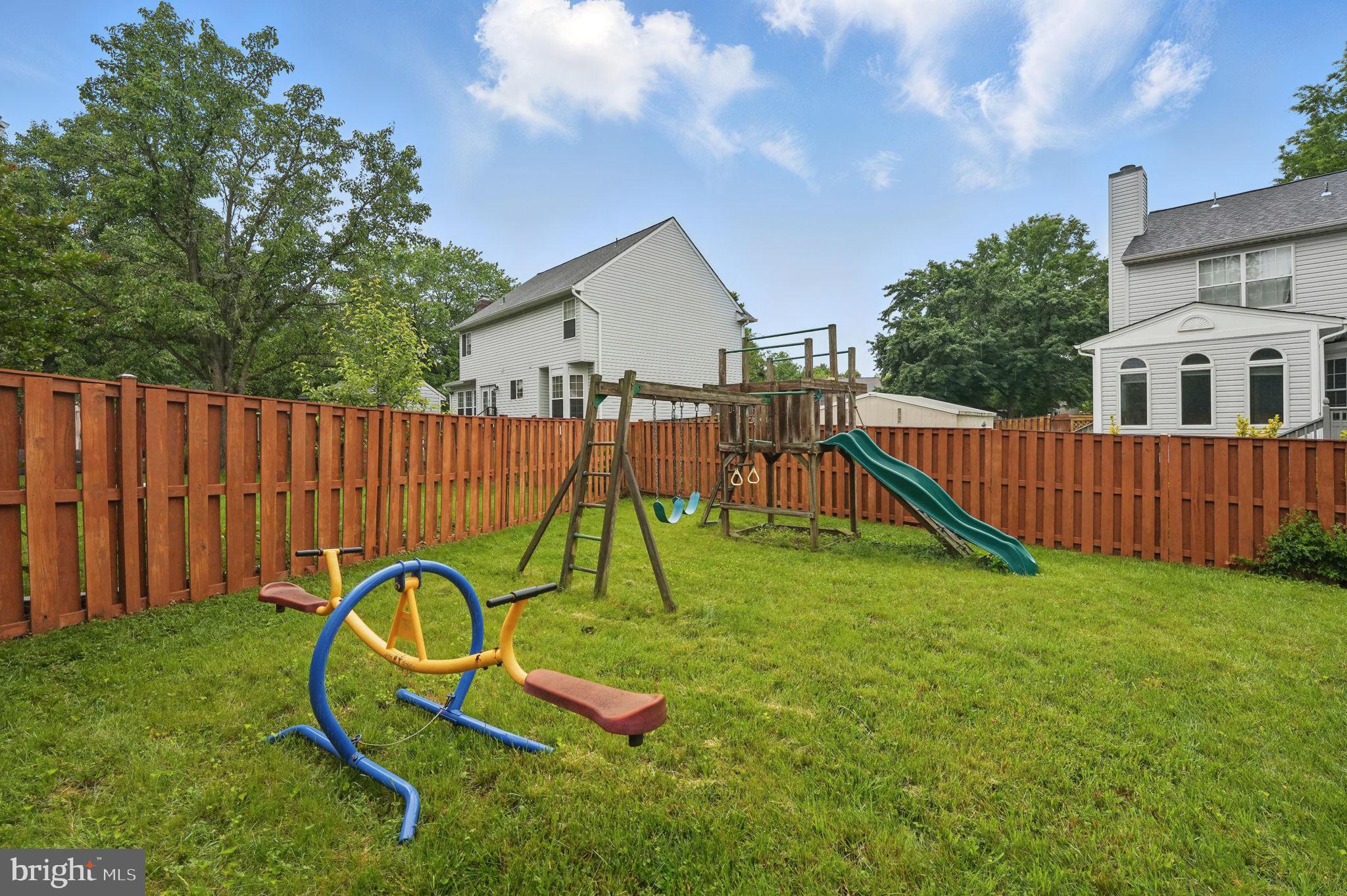 709 Southview Pl NE