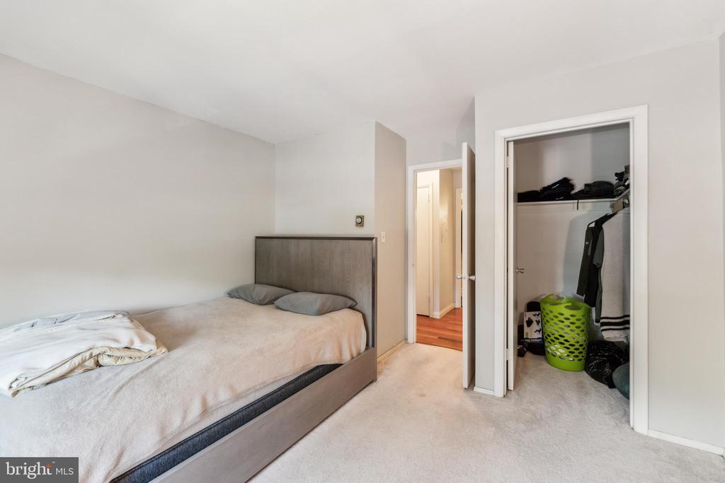 420 E Cornell Dr #8