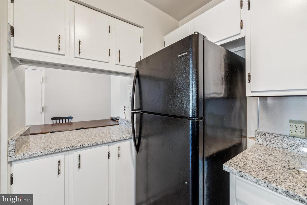 420 E Cornell Dr #8