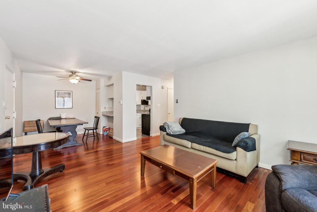 420 E Cornell Dr #8
