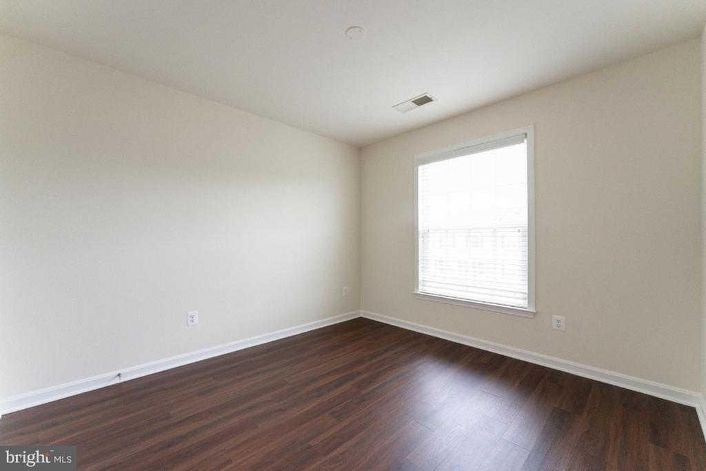 25120 SWEET MYRTLE SQUARE