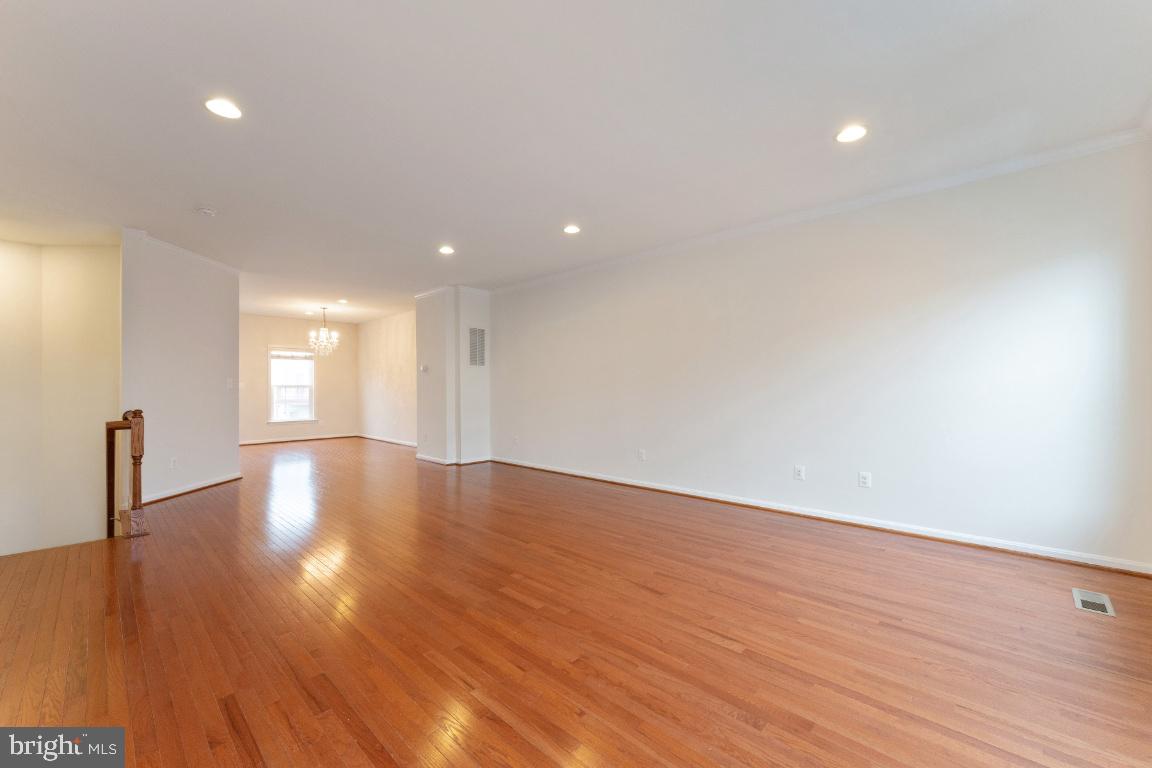25120 SWEET MYRTLE SQUARE