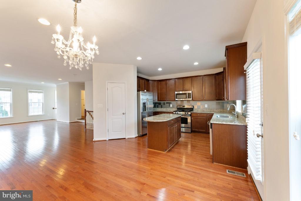 25120 SWEET MYRTLE SQUARE