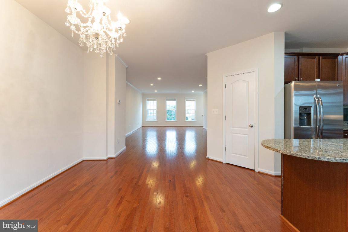 25120 SWEET MYRTLE SQUARE