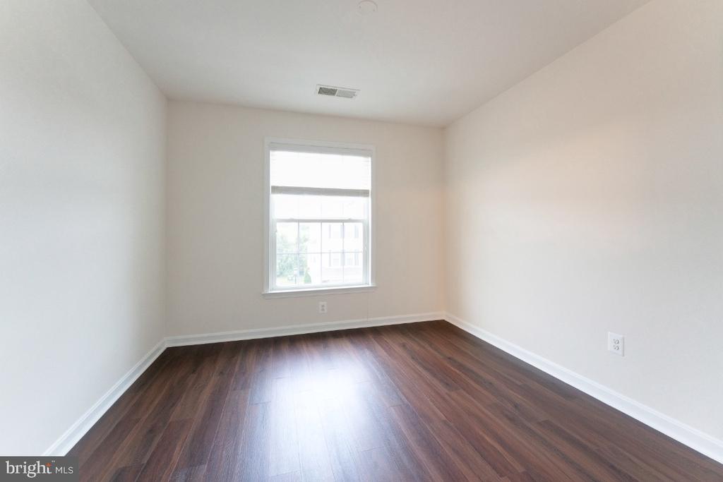 25120 SWEET MYRTLE SQUARE