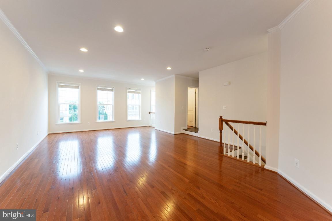 25120 SWEET MYRTLE SQUARE
