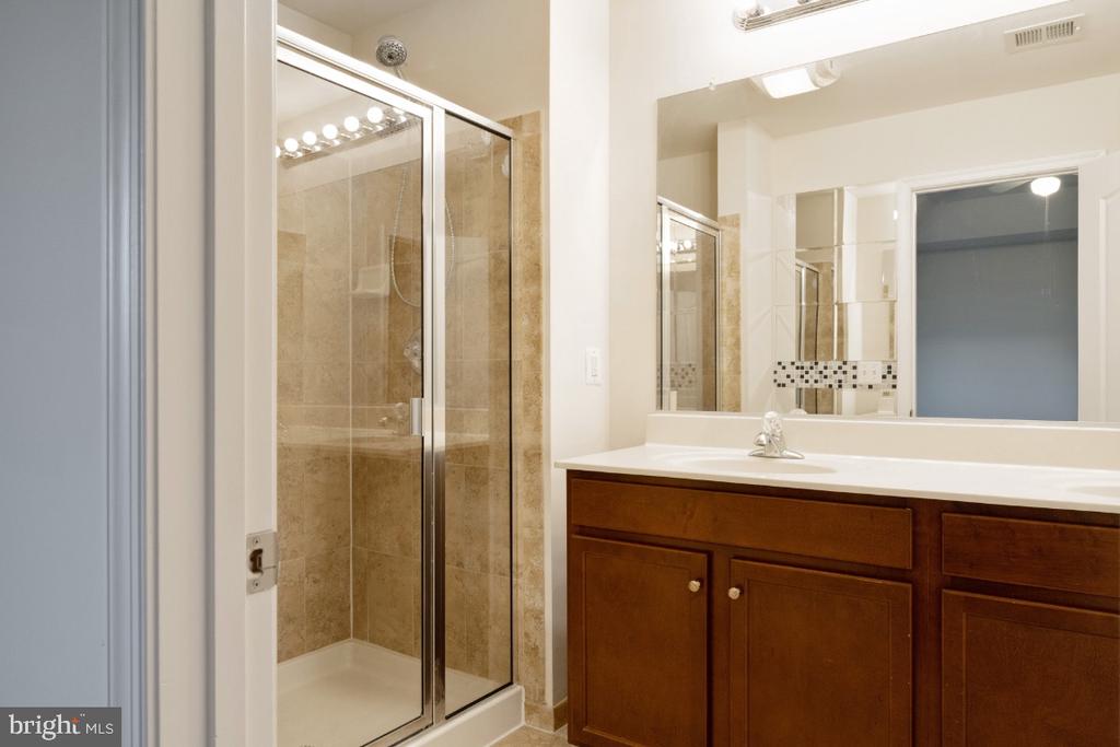 25120 SWEET MYRTLE SQUARE