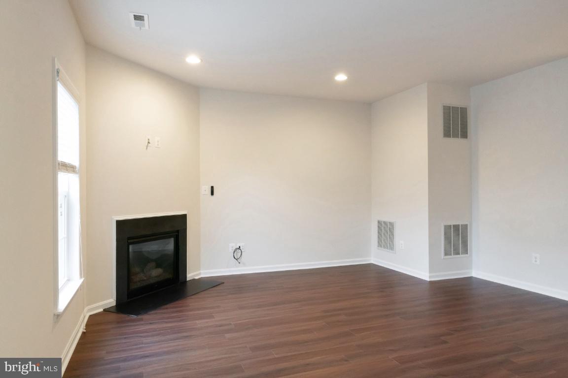 25120 SWEET MYRTLE SQUARE