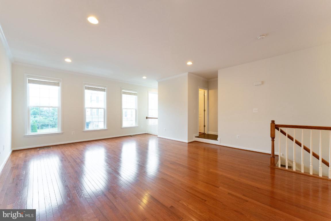 25120 SWEET MYRTLE SQUARE