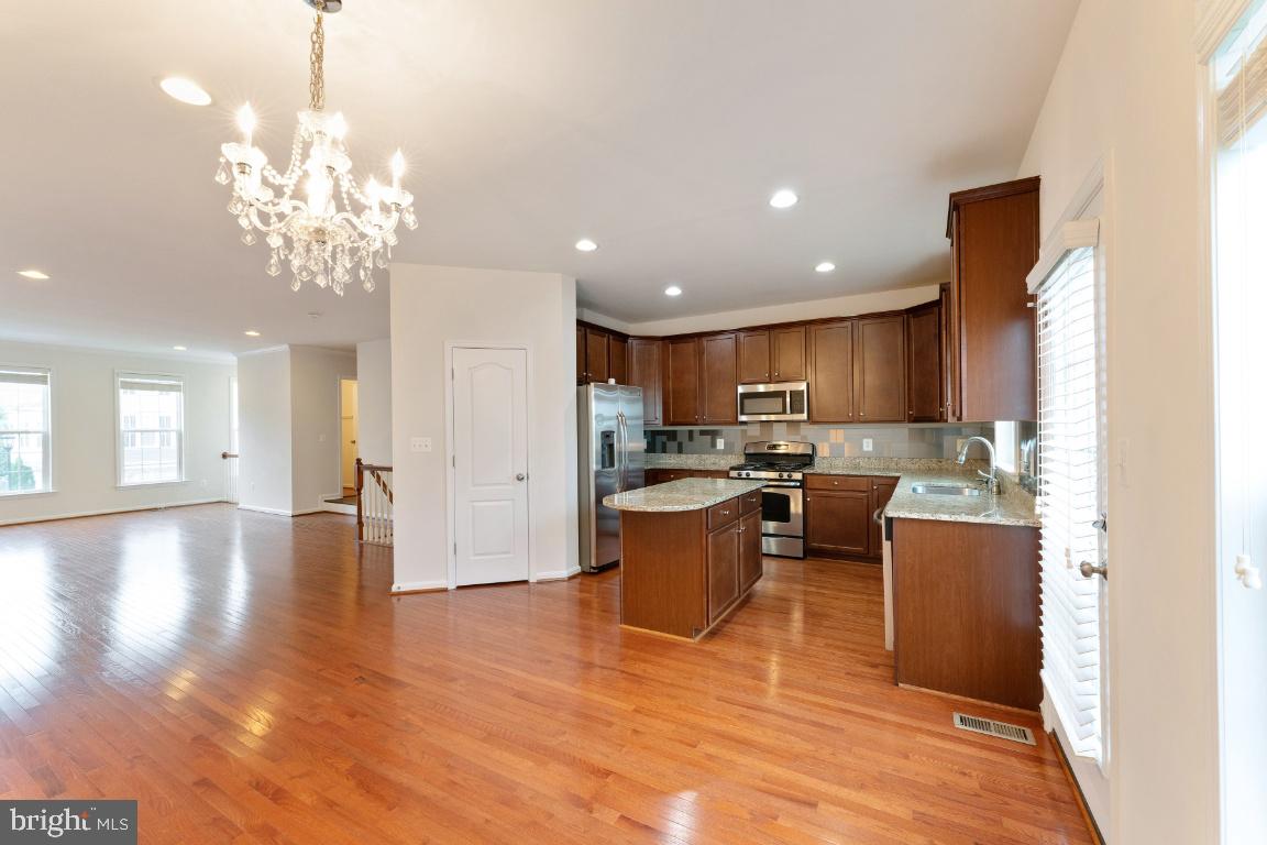 25120 SWEET MYRTLE SQUARE
