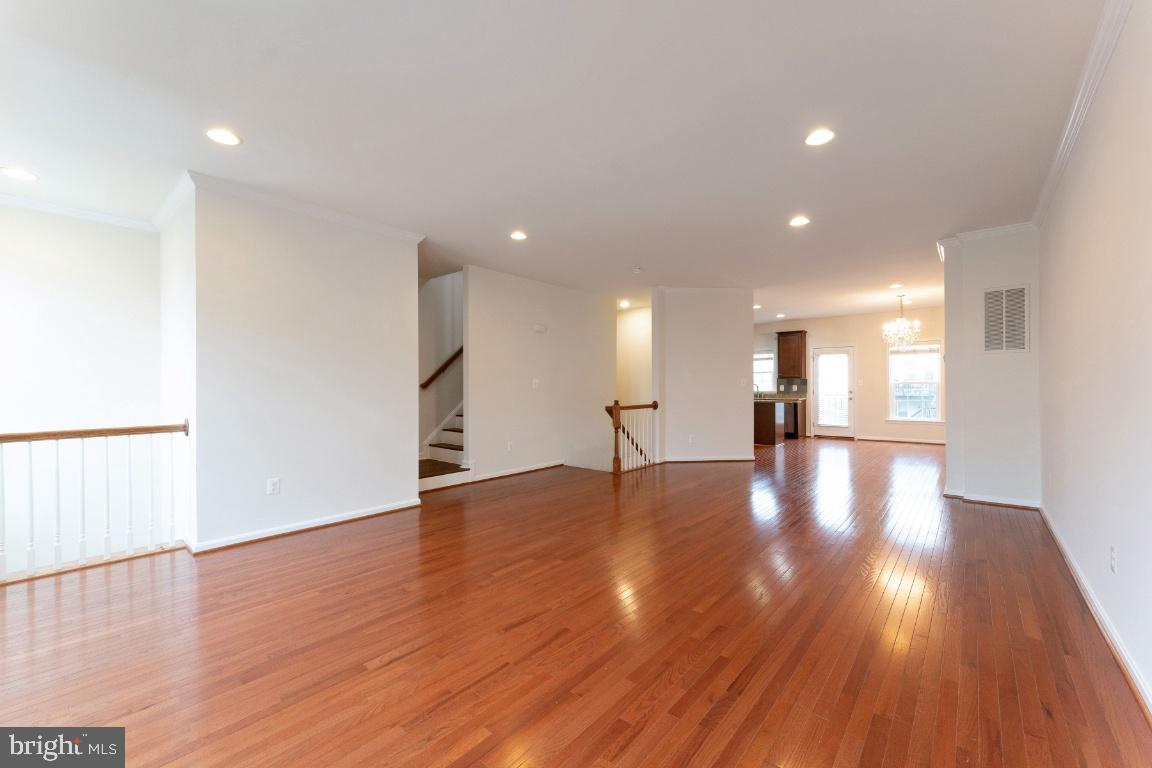25120 SWEET MYRTLE SQUARE
