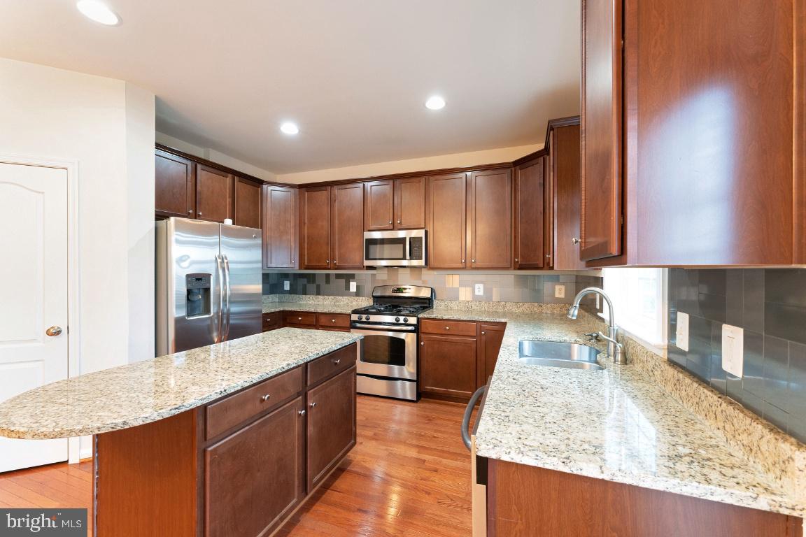 25120 SWEET MYRTLE SQUARE