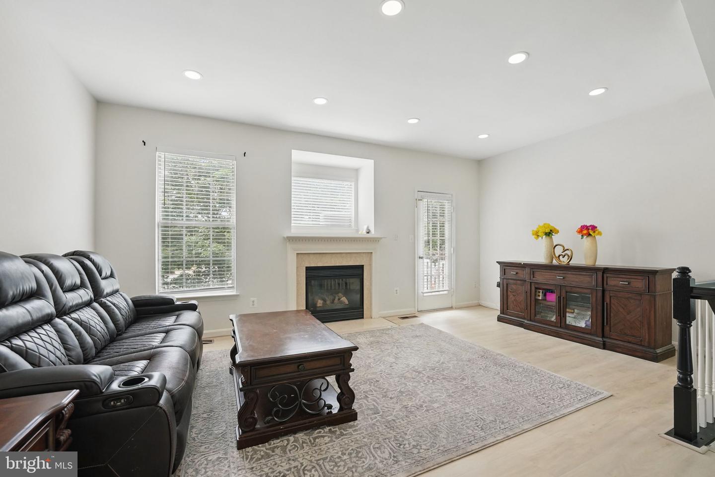 21748 Kings Crossing Ter