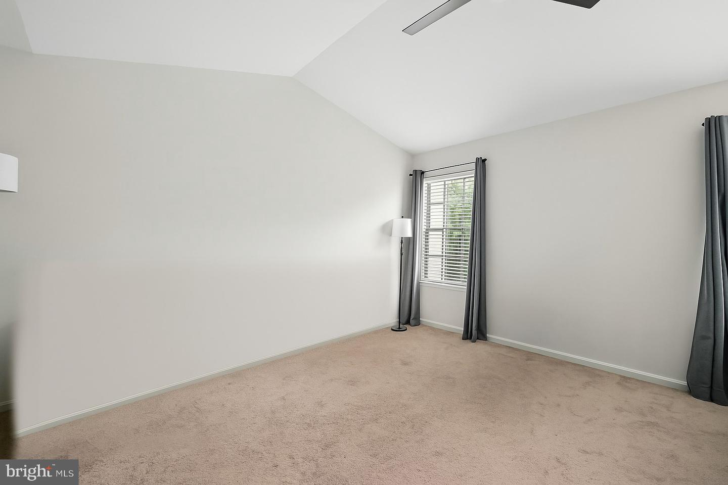 21748 Kings Crossing Ter