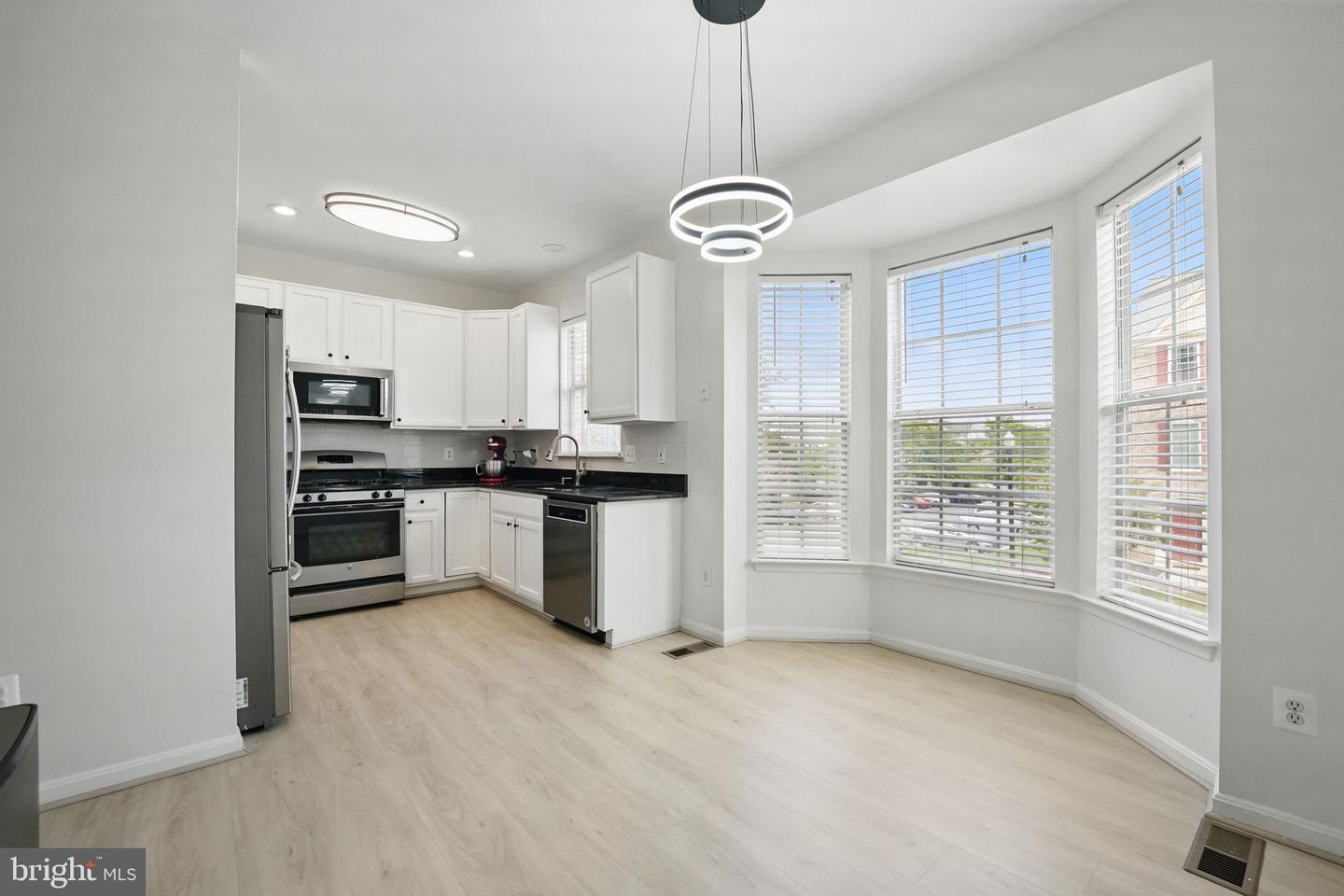 21748 Kings Crossing Ter