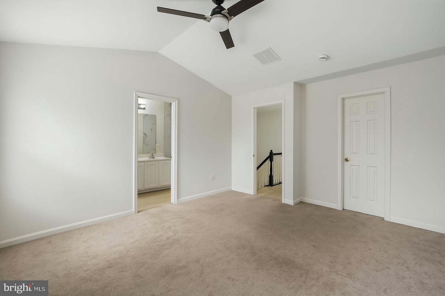 21748 Kings Crossing Ter