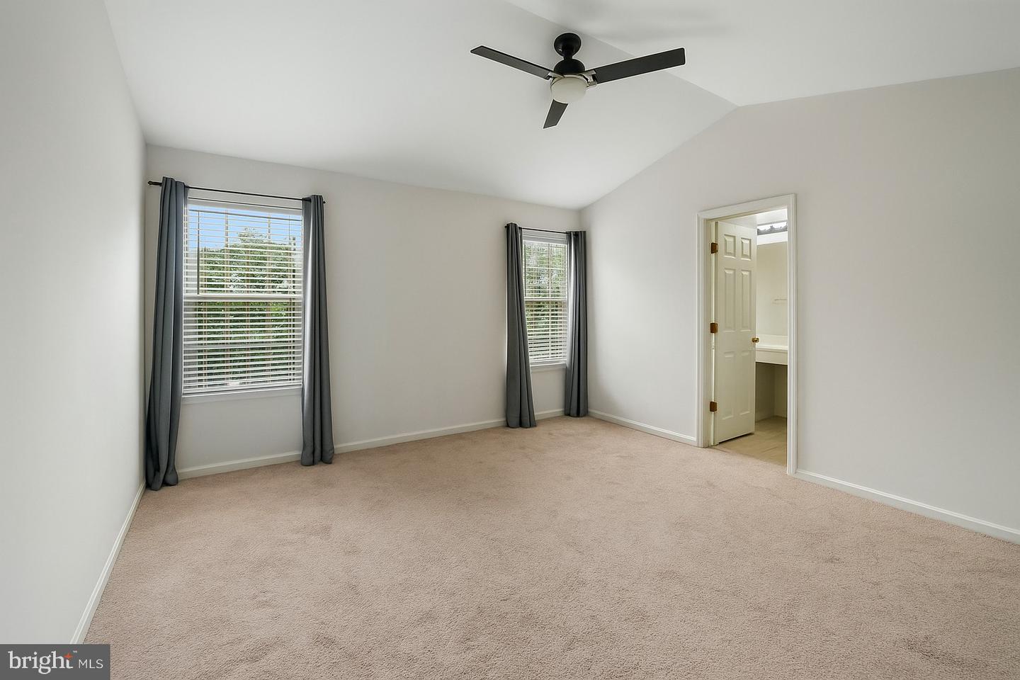 21748 Kings Crossing Ter