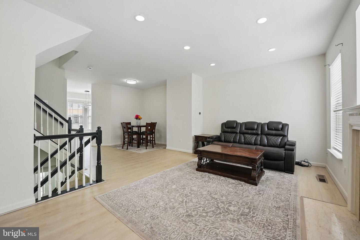 21748 Kings Crossing Ter
