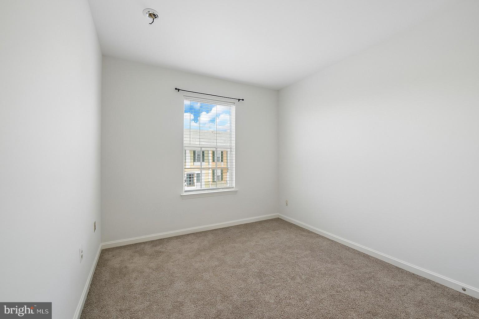 21748 Kings Crossing Ter