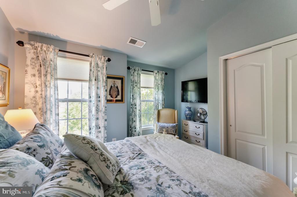 23412 Berkeley Meadows Dr