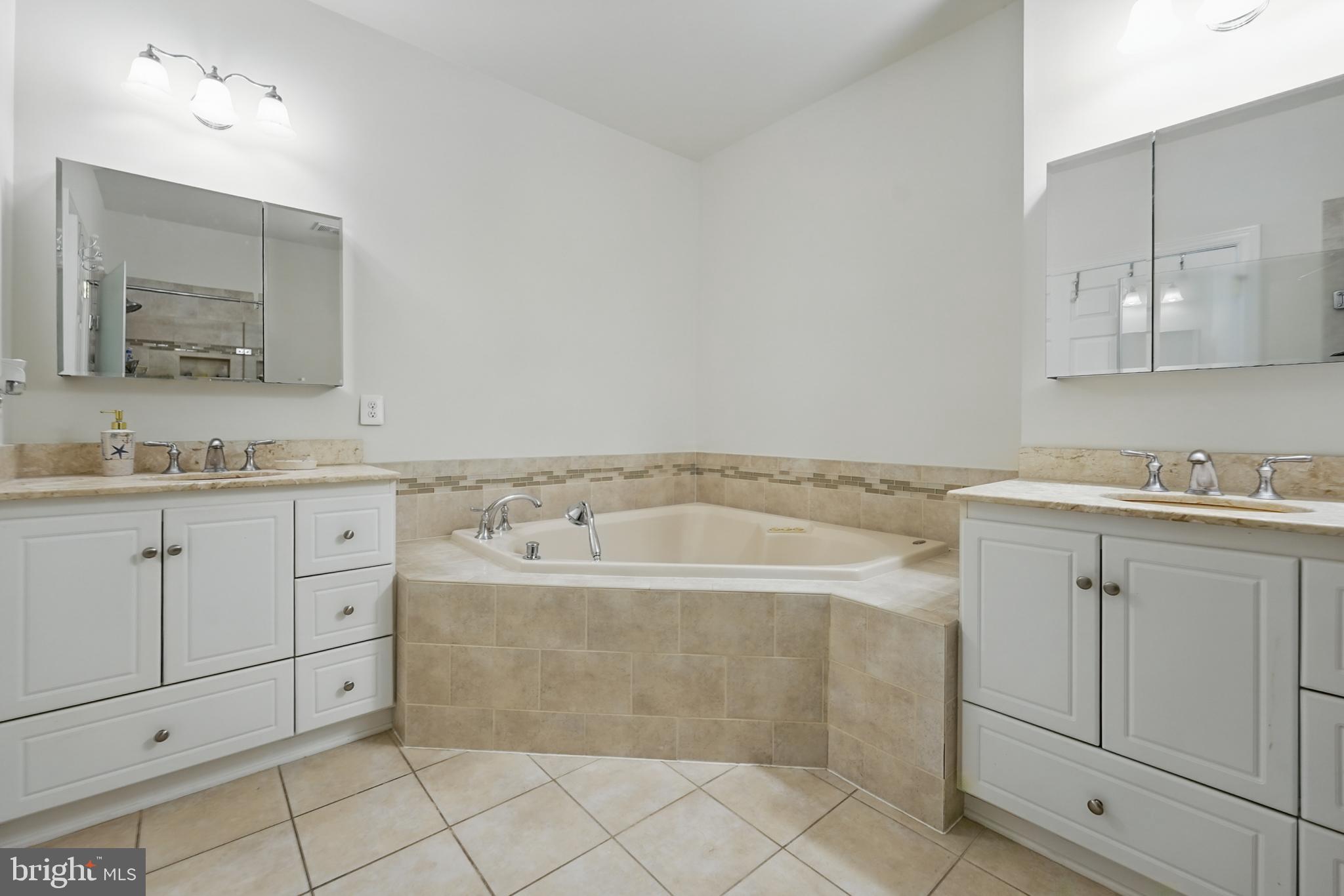 19885 NAPLES LAKES TERRACE