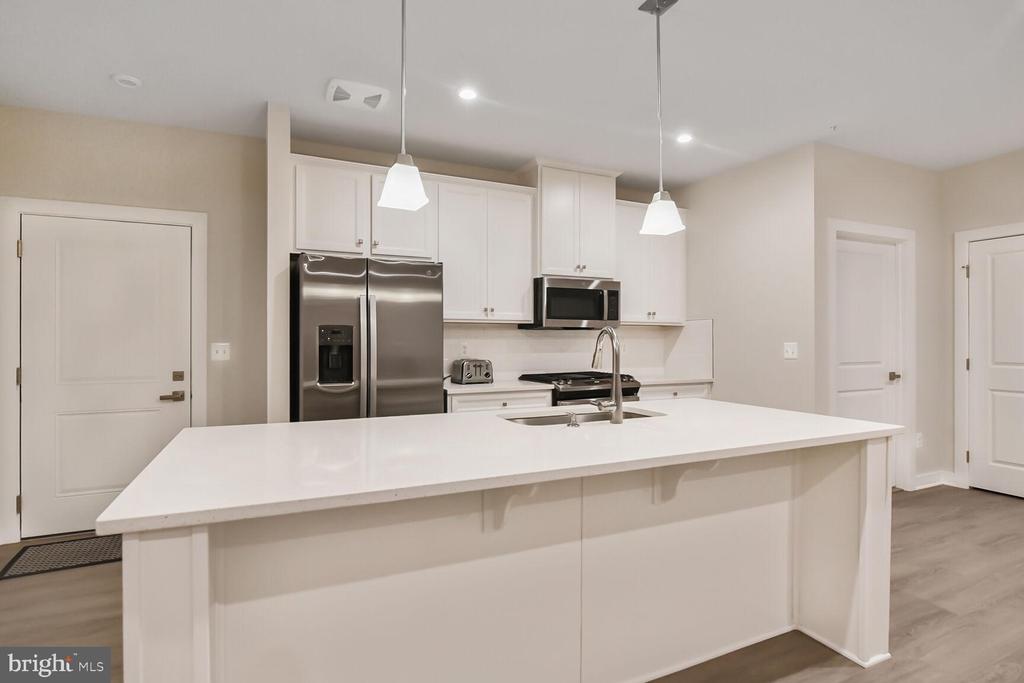 21460 MOUNT STERLING TER #103