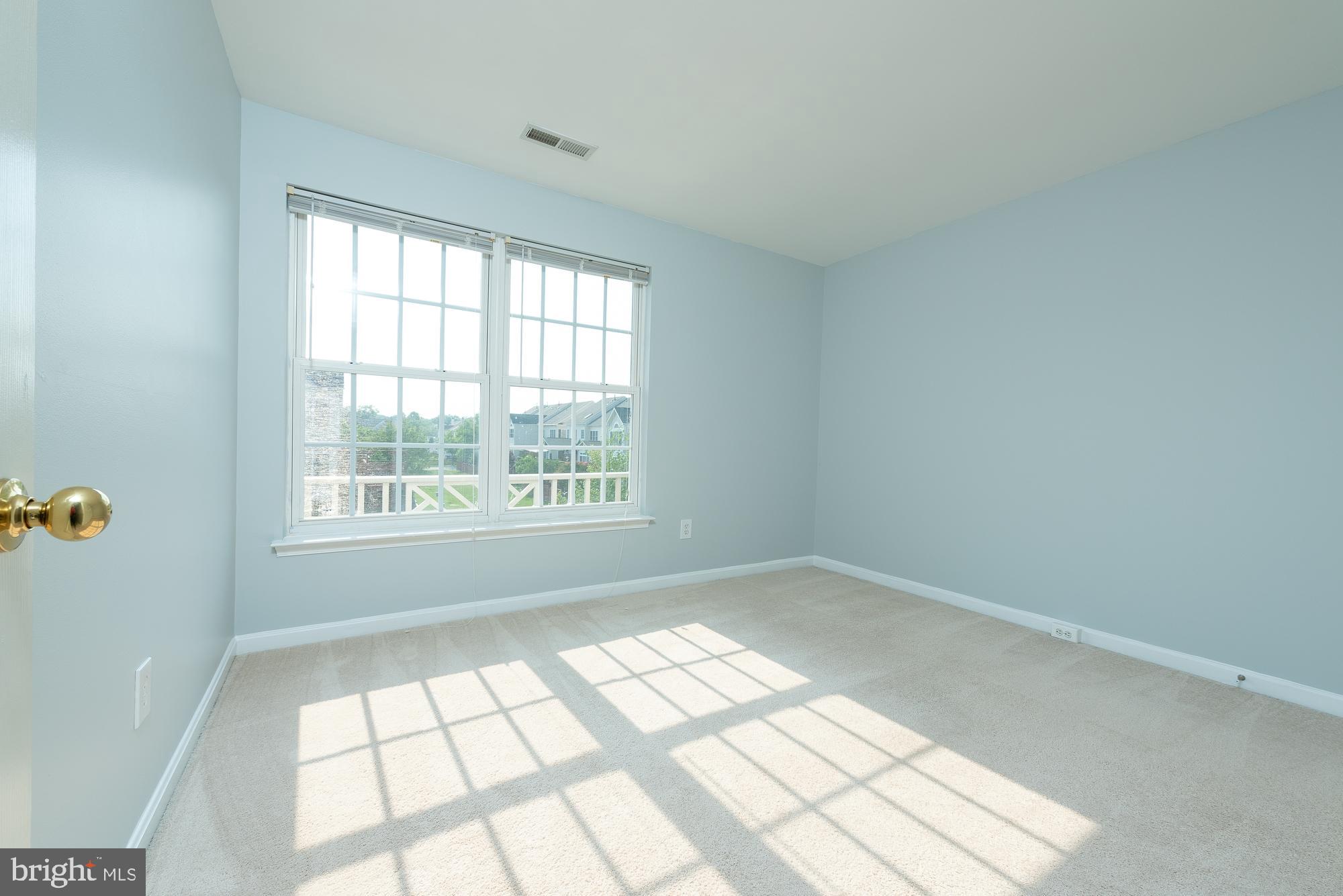 42724 ROLLING ROCK SQ