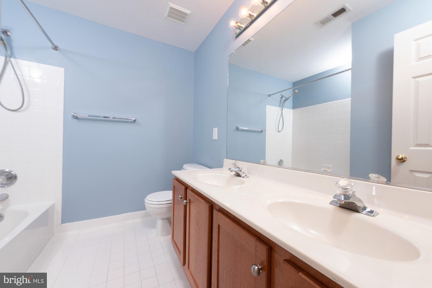 42724 ROLLING ROCK SQ
