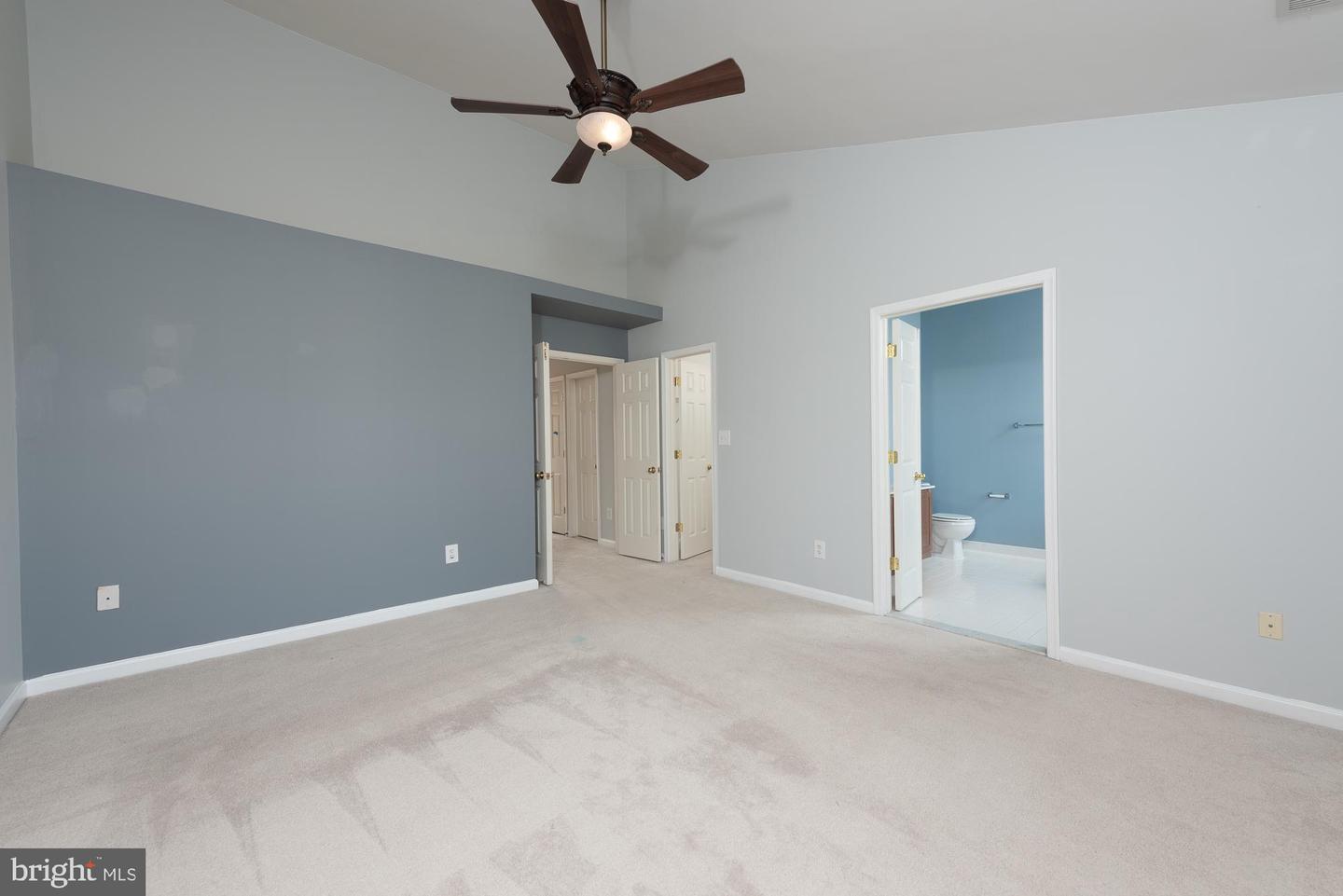 42724 ROLLING ROCK SQ