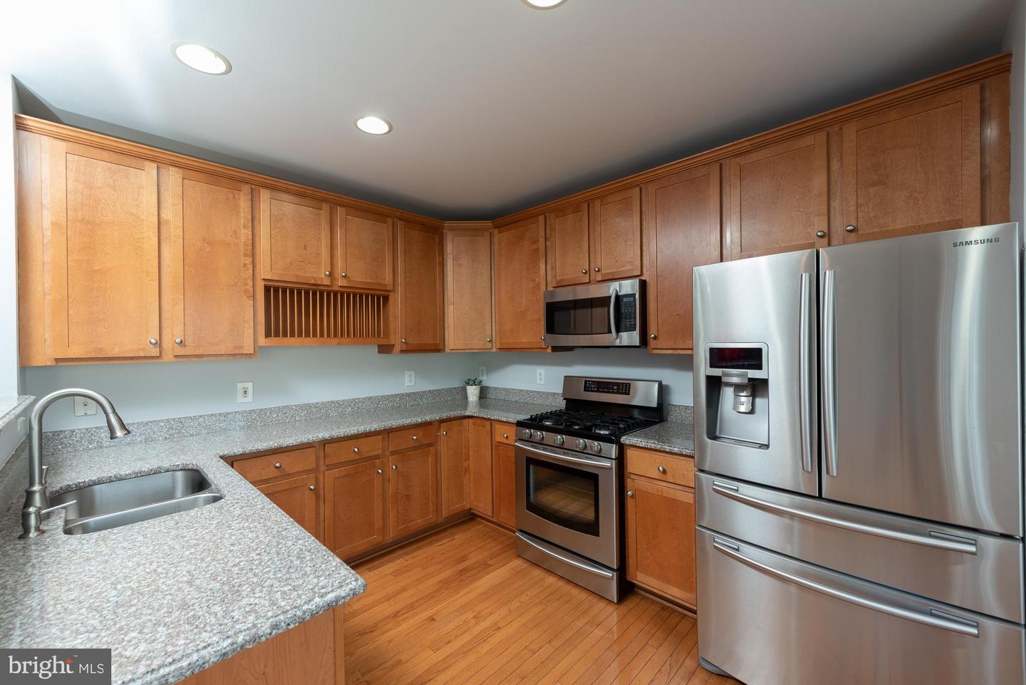 42724 ROLLING ROCK SQ
