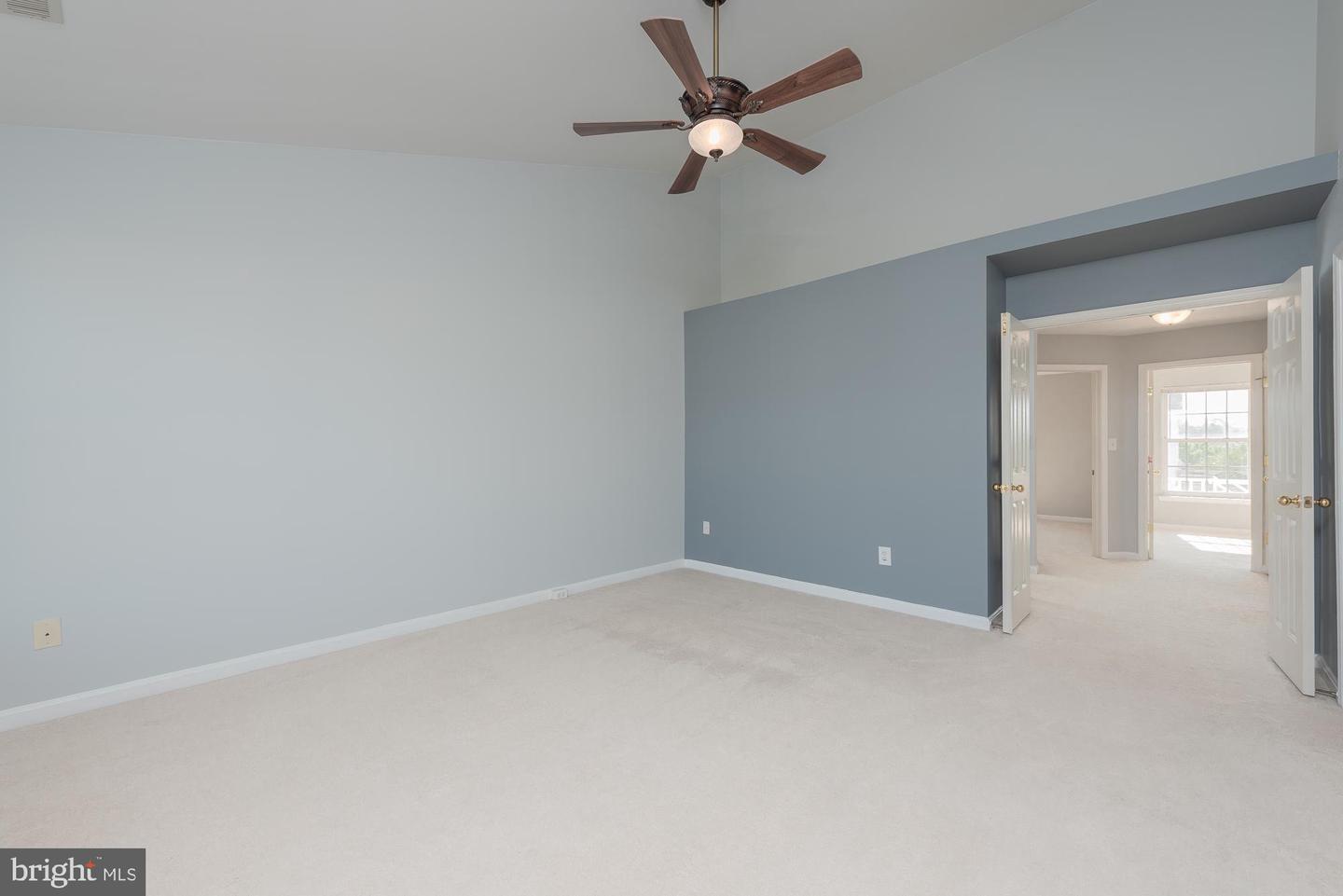 42724 ROLLING ROCK SQ