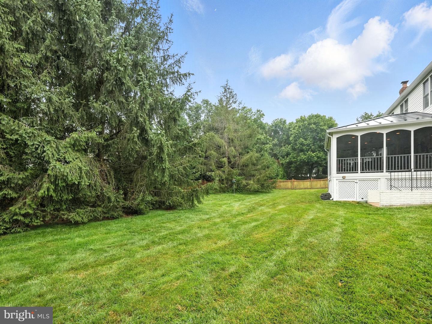638 Meade Dr SW