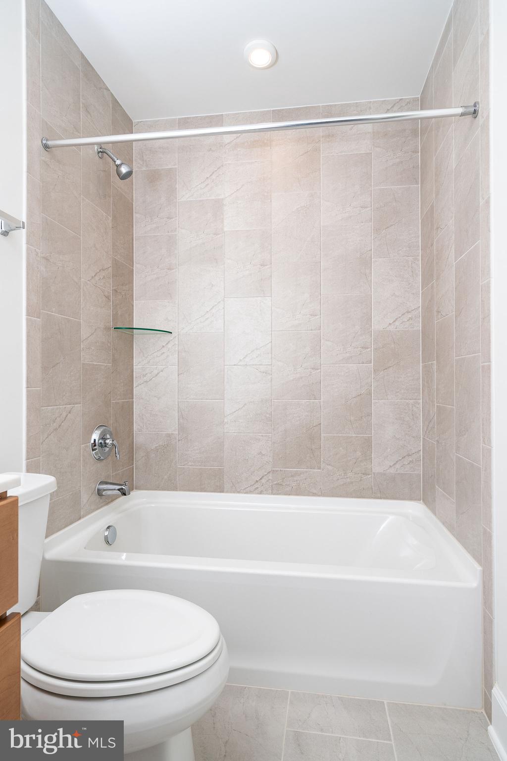 43089 Greeley Sq