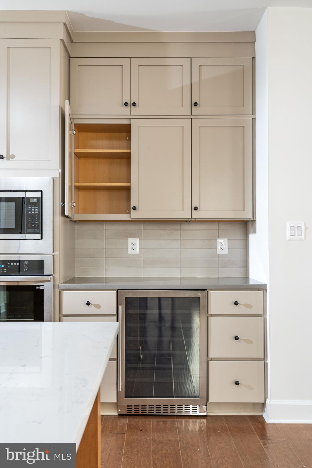 43089 Greeley Sq