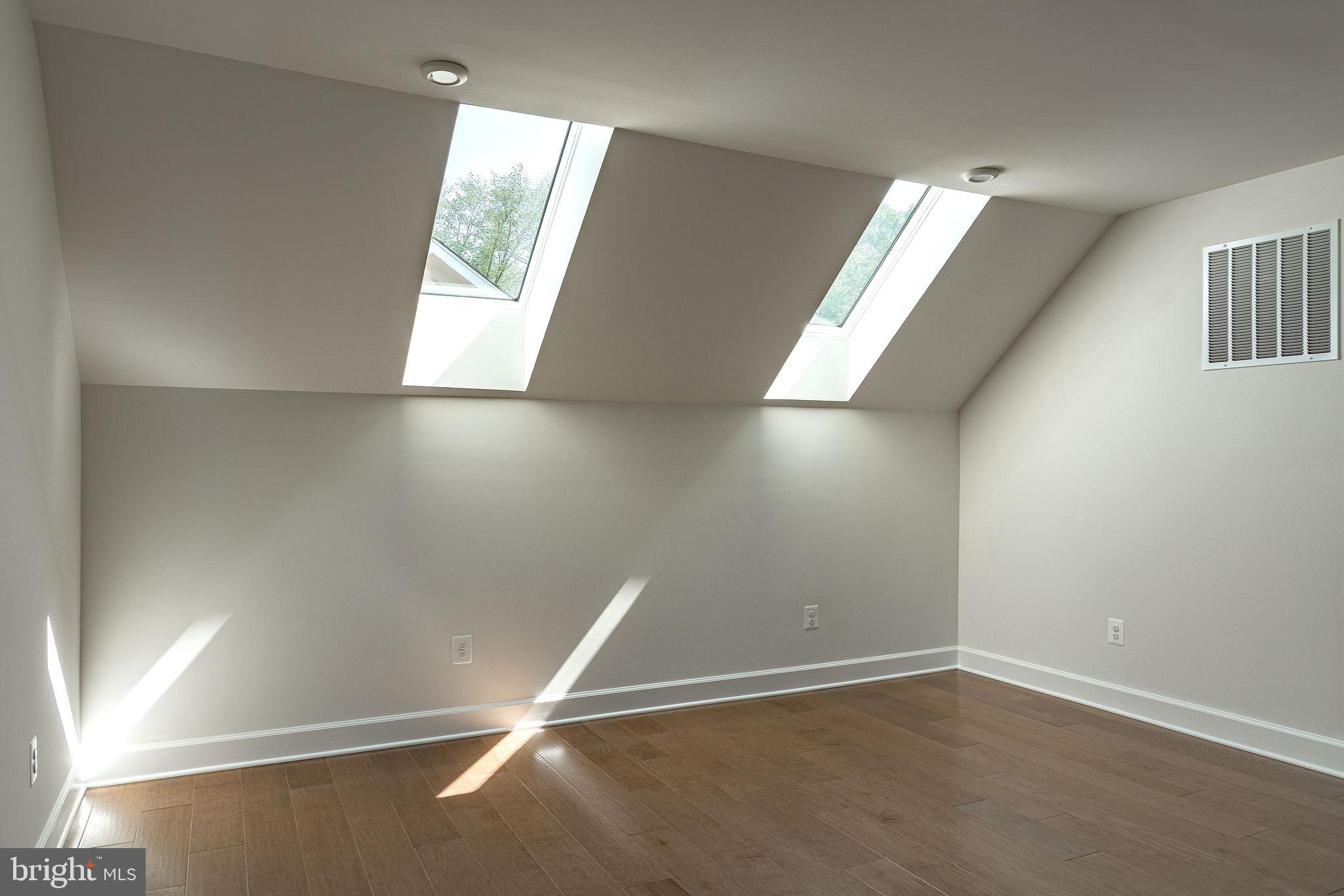 43089 Greeley Sq