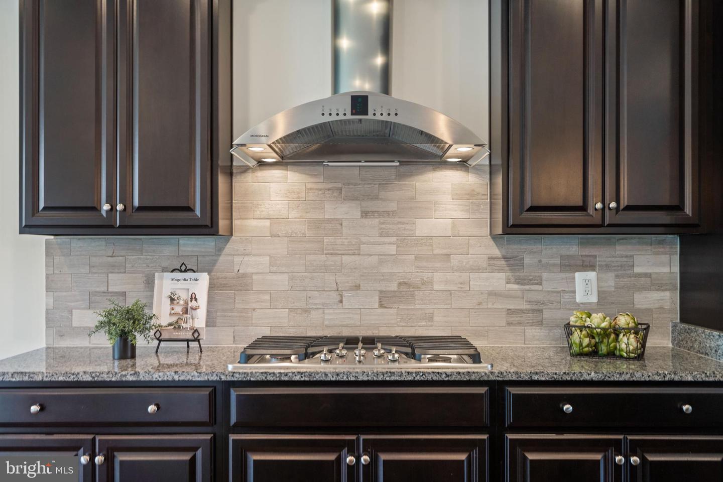 23393 Epperson Sq
